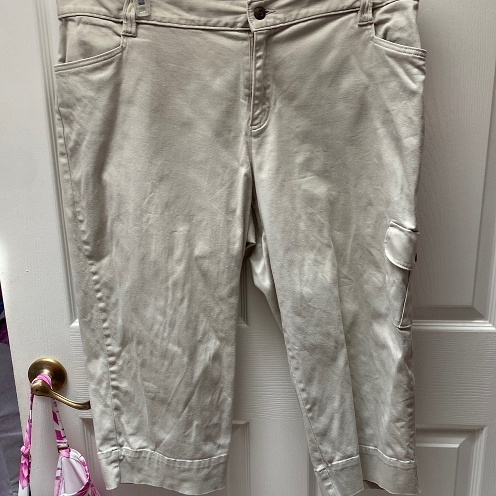 O womens Izod Jeans casual solid plus size cargo capris 18W